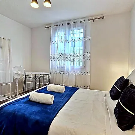Full Modern House - Beautiful Garden - Private Parking Space - Paris & Disneyland Casa de férias